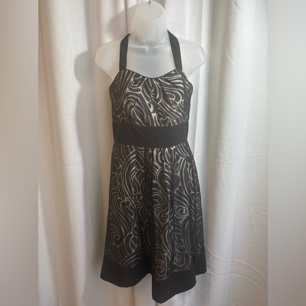 White House Black Market Retro Swirl Halter Dress Cocktail Size 6‎ EUC! 0375